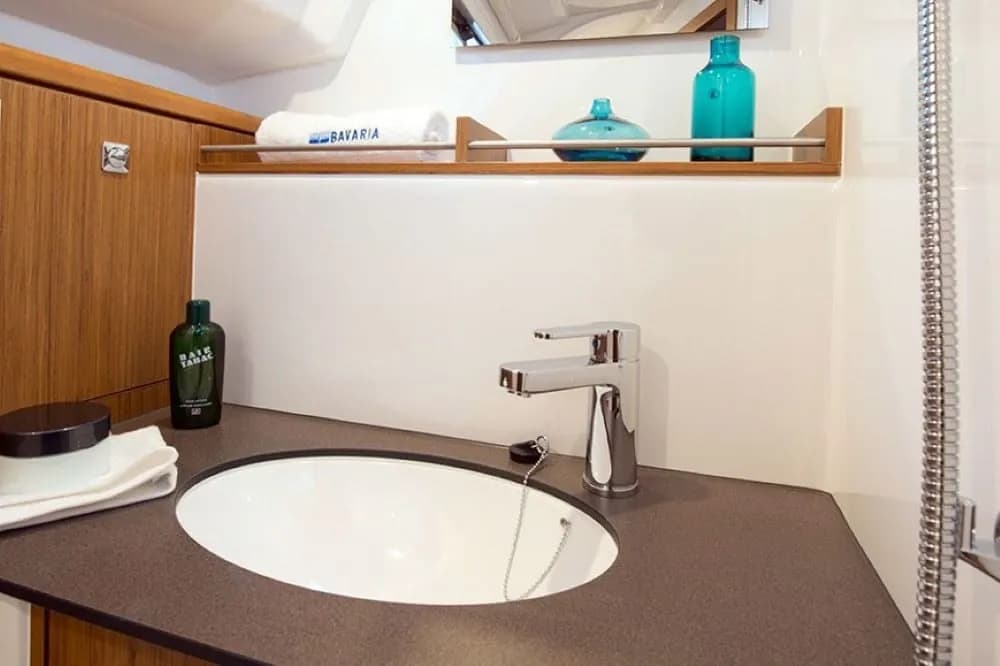 Bavaria Cruiser 37 Alena - Yachtcharter Mallorca