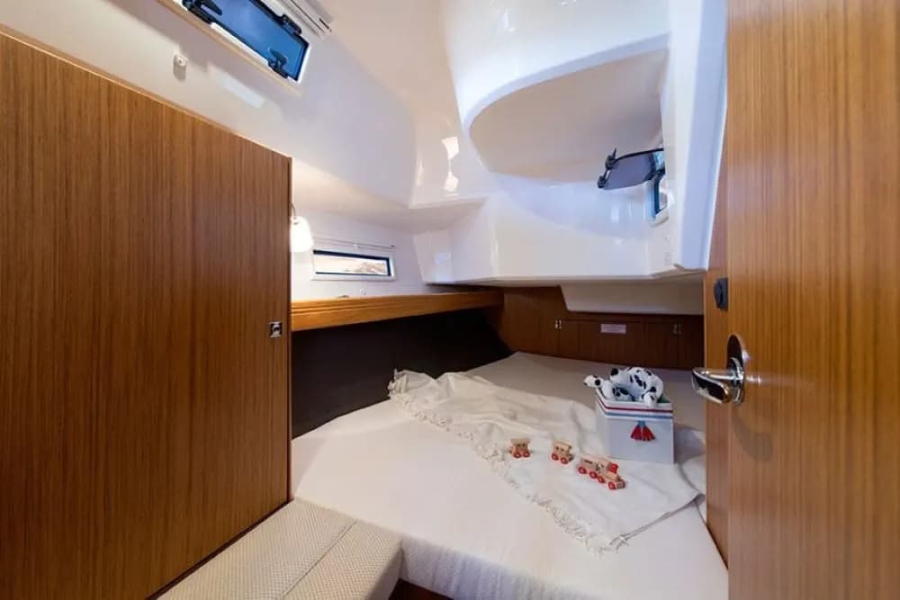 Bavaria Cruiser 37 Alena - Yachtcharter Mallorca