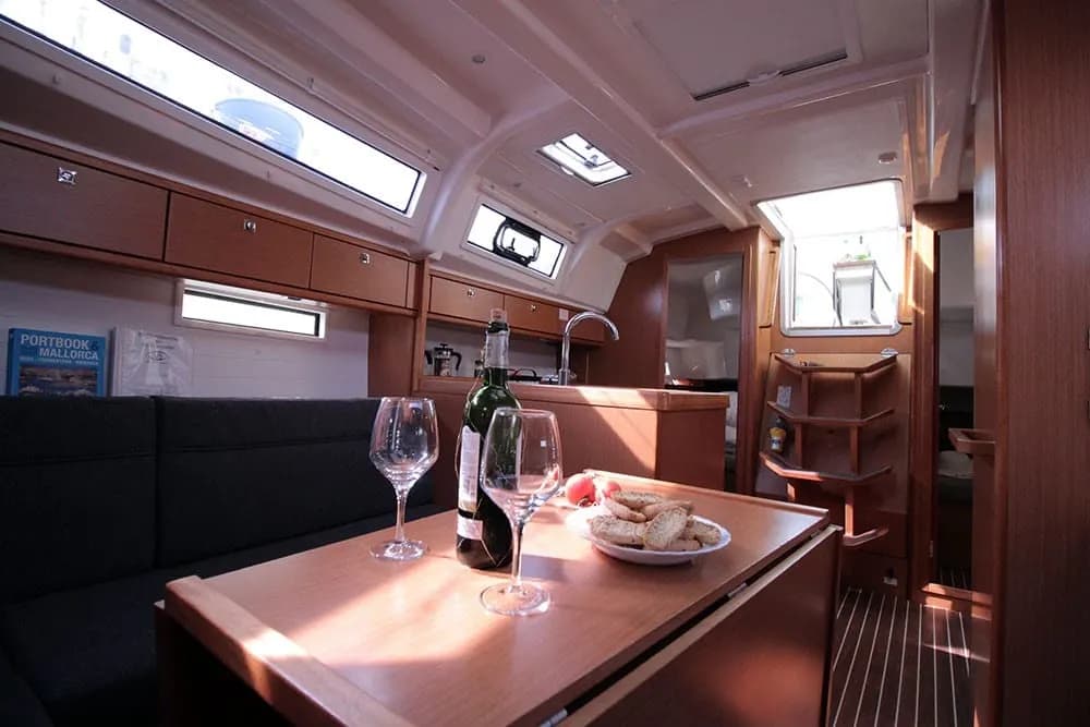 Bavaria Cruiser 37 Chilly Lilly - Yachtcharter Mallorca
