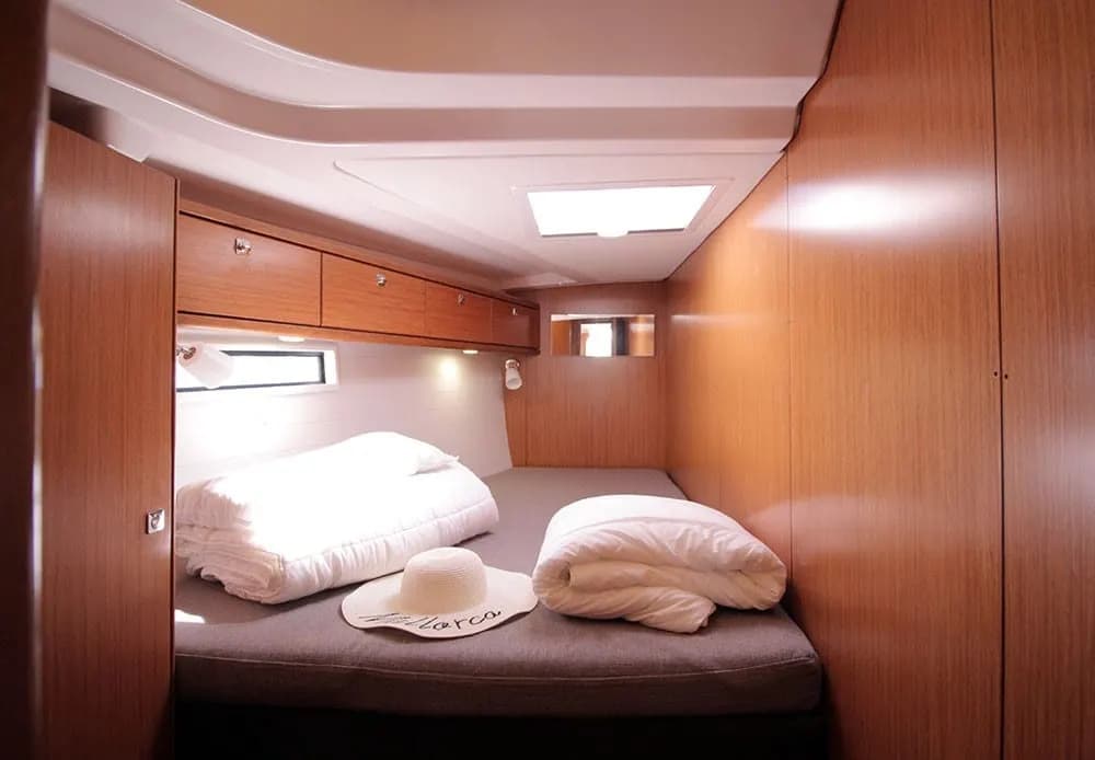 Bavaria Cruiser 51 Firewall - Yachtcharter Mallorca
